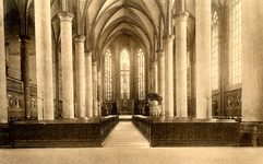 124057 Interieur van de Kerk van O.L. Vrouw ten Hemelopneming (Biltstraat 123) te Utrecht: schip.